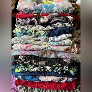 Women’s Scrubs Variety L-XL (Nineteen Pieces)